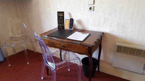 Imagen de la habitación del Hotel Contact Le Provence. Foto 4