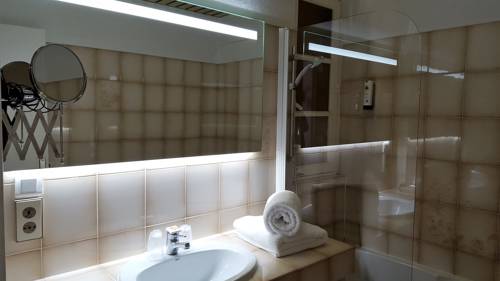 Imagen de la habitación del Hotel Contact Le Provence. Foto 16