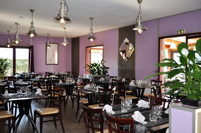 Imagen del bar/restaurante del Hotel Contact Le Seino Marin. Foto 4