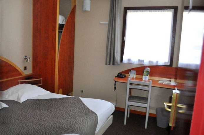 Imagen de la habitación del Hotel Contact Le Seino Marin. Foto 11