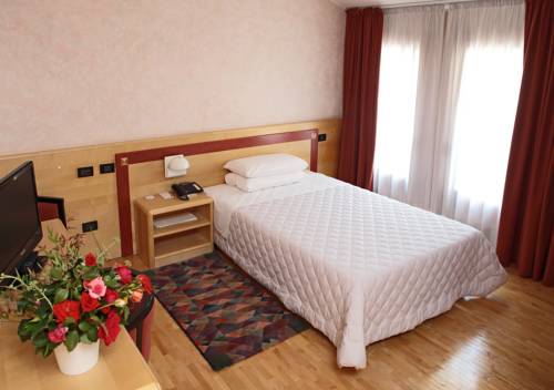 Imagen de la habitación del Hotel Contà. Foto 4