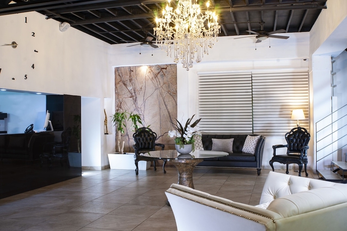 Imagen de los interiores del Hotel Container Inn. Foto 18