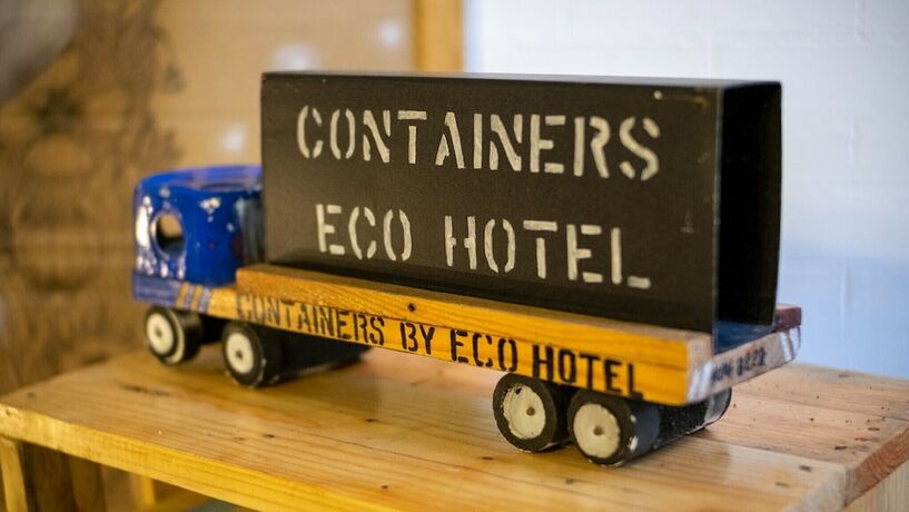Imagen general del Hotel Containers By Eco Tagaytay. Foto 4