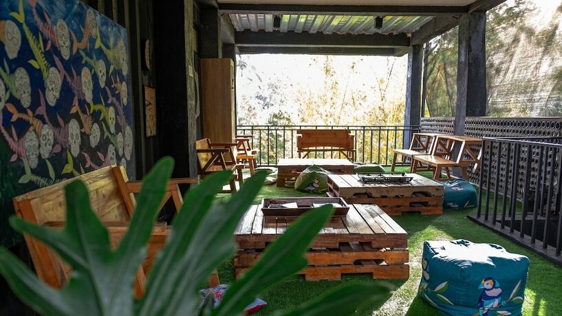 Imagen general del Hotel Containers By Eco Tagaytay. Foto 6