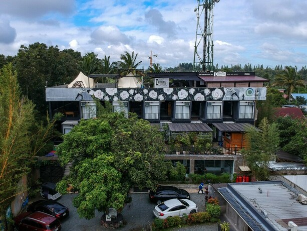 Imagen general del Hotel Containers By Eco Tagaytay. Foto 1