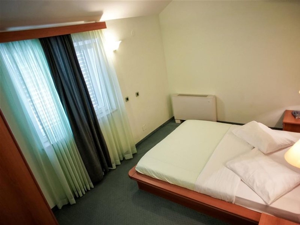 Imagen general del Hotel Conte, Baska Voda. Foto 2