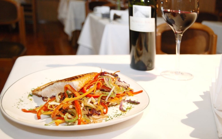 Imagen del bar/restaurante del Hotel Conte, Buenos Aires. Foto 2