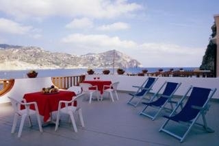 Imagen de los interiores del Hotel Conte S. Angelo Bay. Foto 4