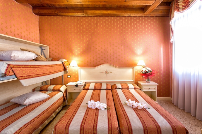 Imagen de la habitación del Hotel Conterie. Foto 13