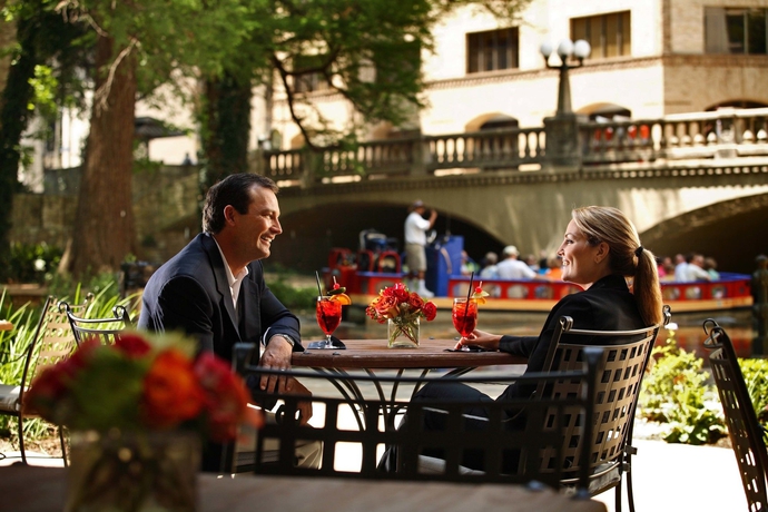 Imagen del bar/restaurante del Hotel Contessa, San Antonio. Foto 6