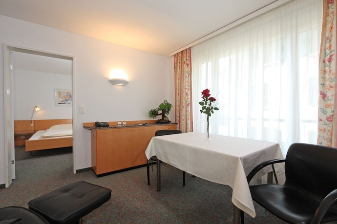 Imagen de la habitación del Hotel Conti Dietikon. Foto 11