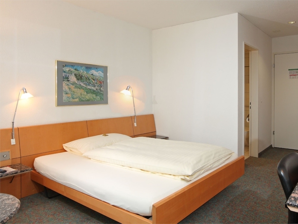 Imagen de la habitación del Hotel Conti Dietikon. Foto 13