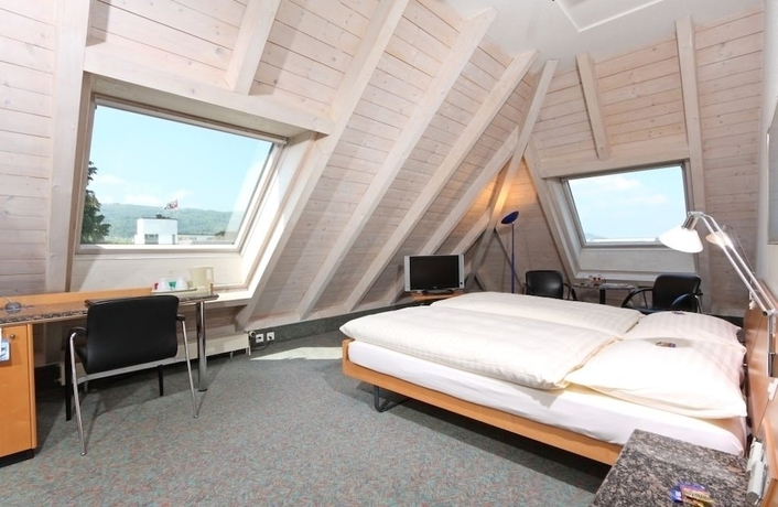 Imagen de la habitación del Hotel Conti Dietikon. Foto 15