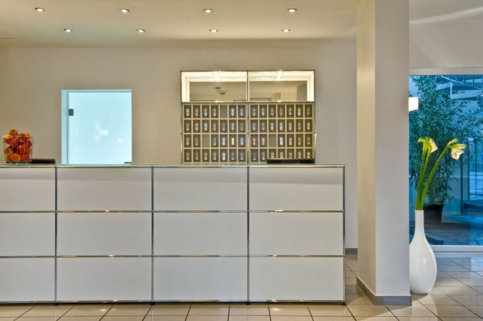 Imagen de los interiores del Hotel Conti Duisburg. Foto 13