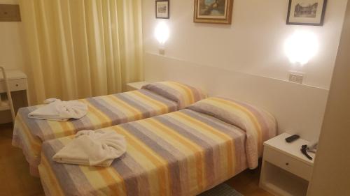 Imagen de la habitación del Hotel Conti, Torre pedrera. Foto 8