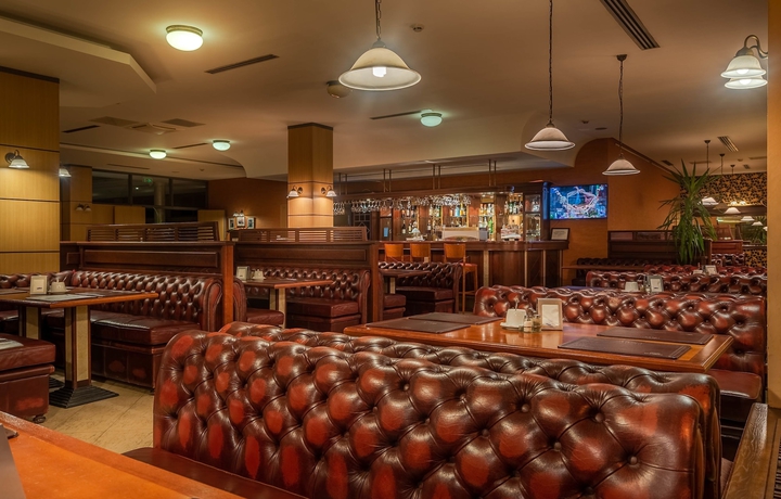 Imagen del bar/restaurante del Hotel Conti, Vilnius. Foto 5