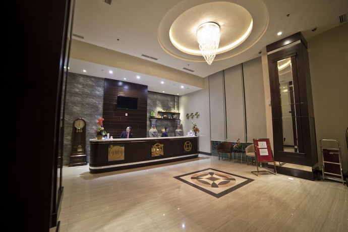 Imagen de los interiores del Hotel Continent Centrepoint Panakkukang. Foto 19