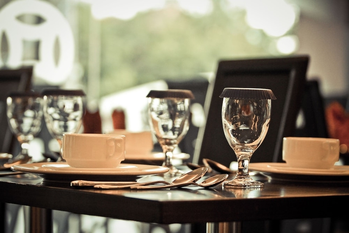 Imagen del bar/restaurante del Hotel Continent Centrepoint Panakkukang. Foto 4