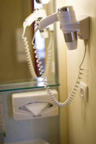 Imagen de la habitación del Hotel Continental, Angers. Foto 4