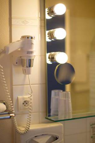 Imagen de la habitación del Hotel Continental, Angers. Foto 5