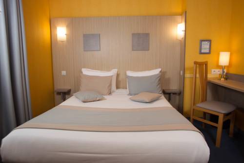 Imagen de la habitación del Hotel Continental, Angers. Foto 8