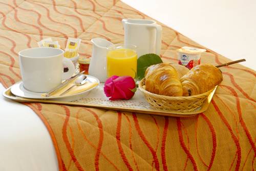 Imagen de la habitación del Hotel Continental, Angers. Foto 13