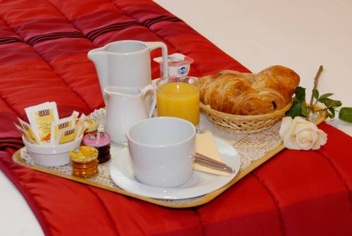 Imagen de la habitación del Hotel Continental, Angers. Foto 16