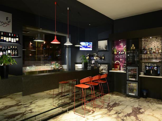 Imagen del bar/restaurante del Hotel Continental, CREMONA. Foto 2