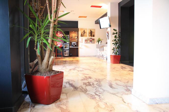 Imagen de los interiores del Hotel Continental, CREMONA. Foto 7