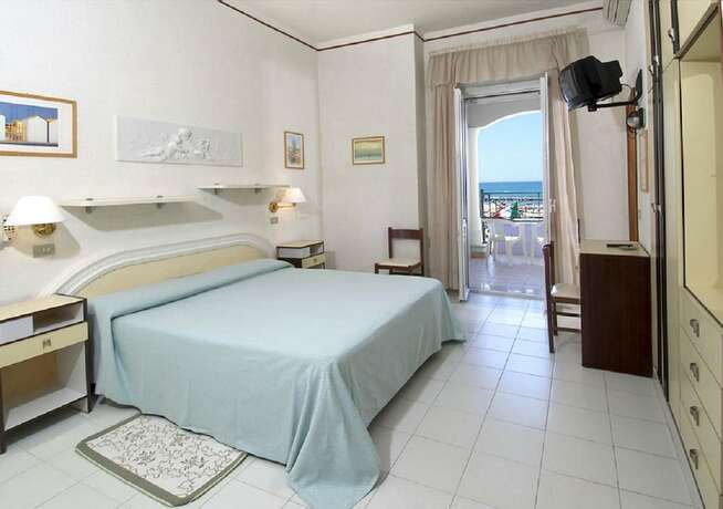 Imagen de la habitación del Hotel Continental, Cattolica. Foto 6