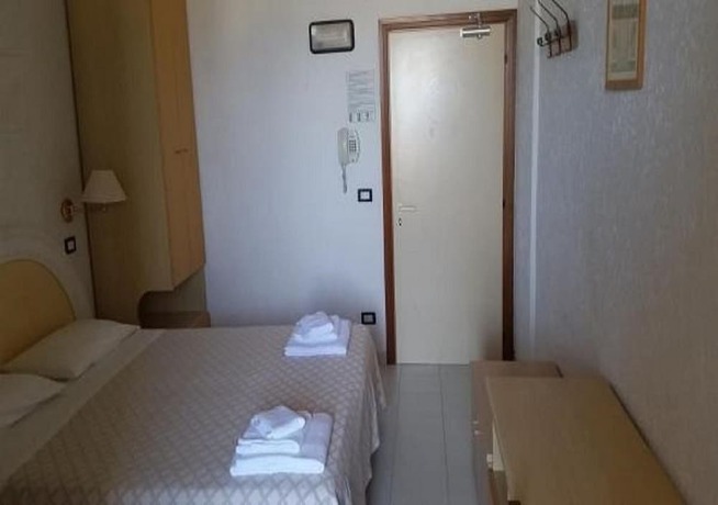 Imagen de la habitación del Hotel Continental, Cattolica. Foto 13
