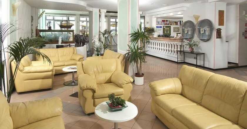 Imagen de los interiores del Hotel Continental, Cattolica. Foto 17