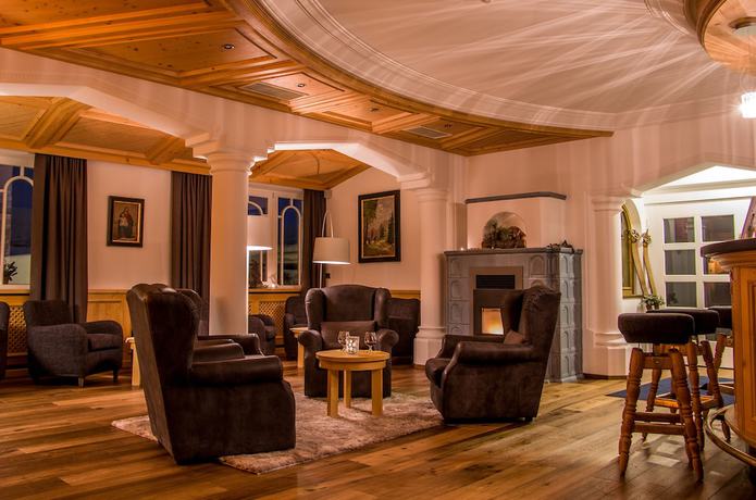Imagen del bar/restaurante del Hotel Continental Dolomites. Foto 2