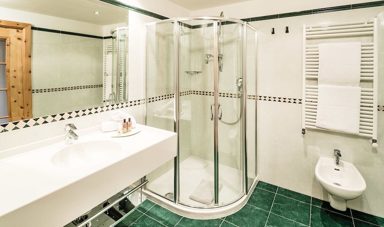 Imagen de la habitación del Hotel Continental Dolomites. Foto 10