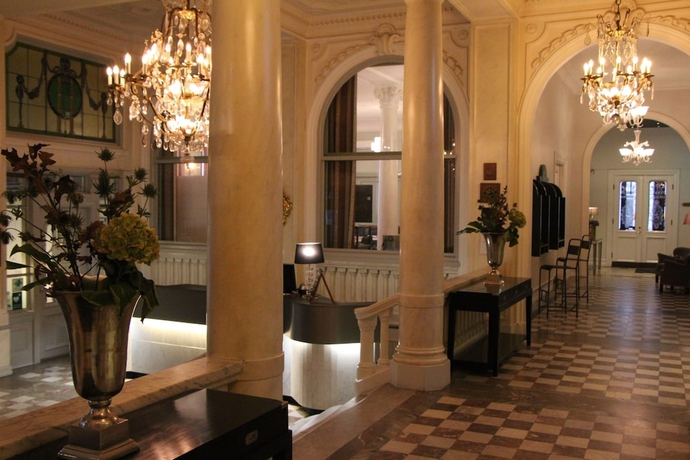 Imagen de los interiores del Hotel Continental Du Sud. Foto 16