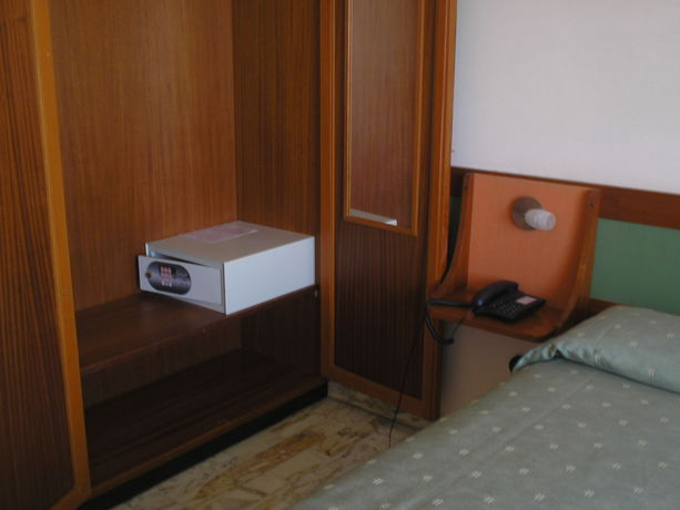 Imagen de la habitación del Hotel Continental, Fano. Foto 6