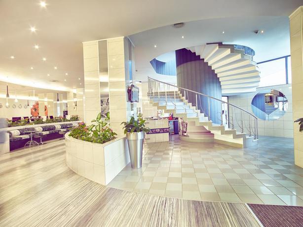 Imagen de los interiores del Hotel Continental Forum Arad. Foto 9
