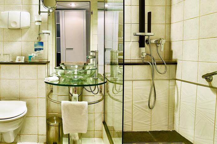 Imagen de los interiores del Hotel Continental Forum Arad. Foto 14