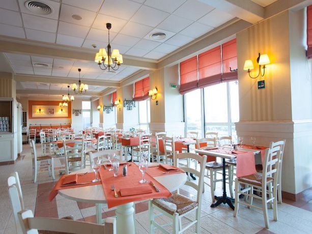 Imagen del bar/restaurante del Hotel Continental Forum Constanta. Foto 4