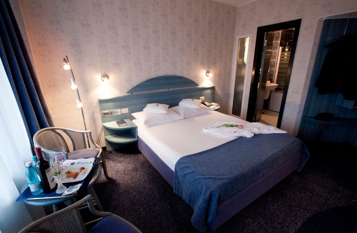 Imagen de la habitación del Hotel Continental Forum Oradea. Foto 2