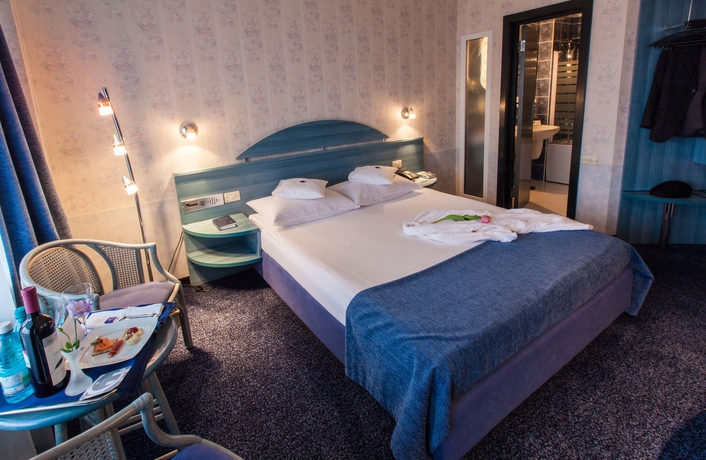 Imagen de la habitación del Hotel Continental Forum Oradea. Foto 3