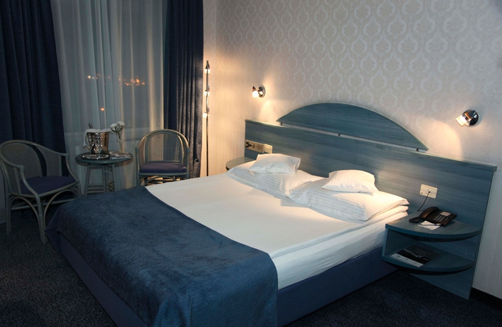 Imagen de la habitación del Hotel Continental Forum Oradea. Foto 4