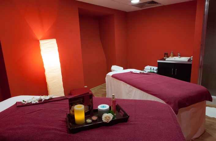 Imagen de la piscina del Hotel Continental Forum Sibiu. Foto 14