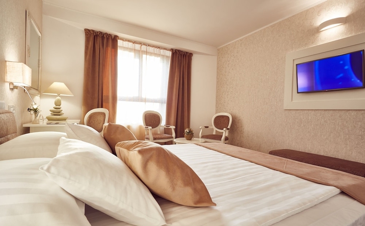 Imagen de la habitación del Hotel Continental Forum Tirgu Mures. Foto 4