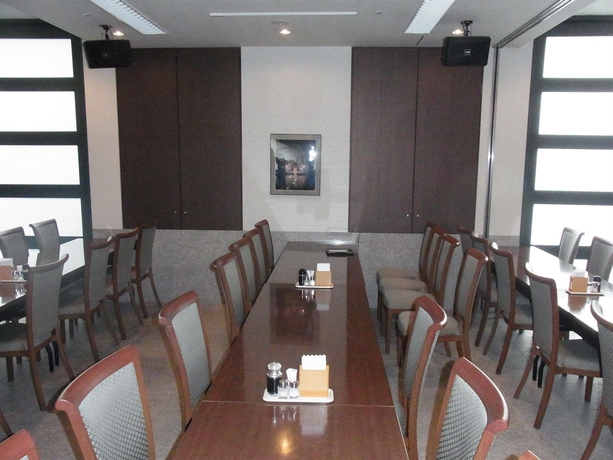 Imagen del bar/restaurante del Hotel Continental, Fuchu. Foto 8