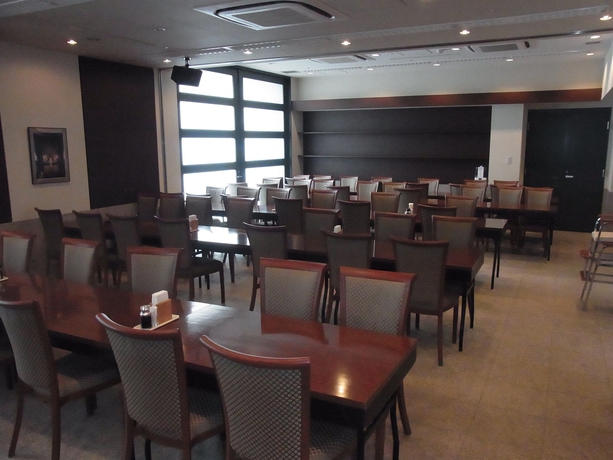 Imagen del bar/restaurante del Hotel Continental, Fuchu. Foto 12