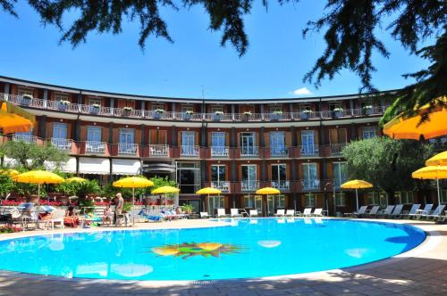Imagen general del Hotel Continental, Garda. Foto 2