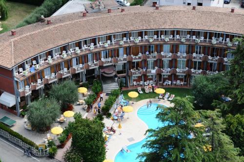 Imagen general del Hotel Continental, Garda. Foto 5