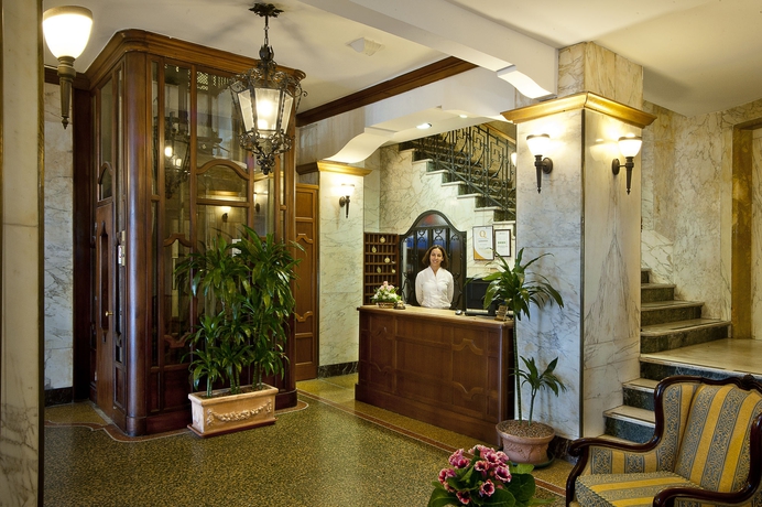 Imagen de los interiores del Hotel Continental Genova. Foto 14