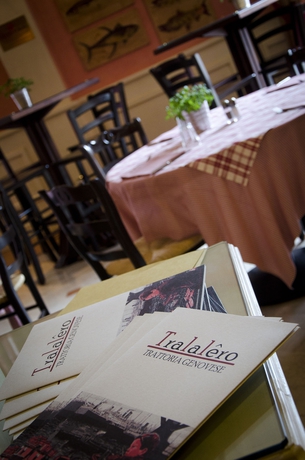 Imagen del bar/restaurante del Hotel Continental Genova. Foto 6